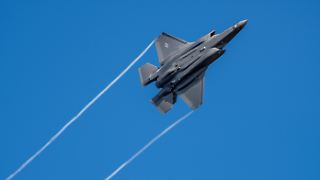 Umbau für neue Atom-Jets verursacht Kostenexplosion