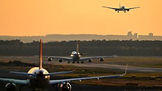 Regierung hält doch an hoher Ticketsteuer beim Fliegen fest