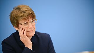 SPD und Grüne attackieren Grimm für Kürzungsplan