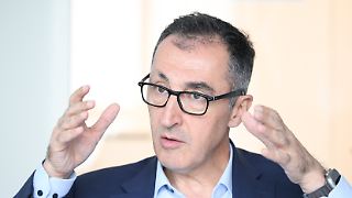 Özdemir verlangt Altersgrenze für die sozialen Medien
