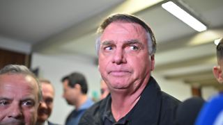 Hausarrest für Bolsonaro ausgesetzt - wegen Darmspiegelung