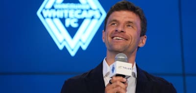 Ob er sich der Qualität der Liga anpassen kann, wird Müller gefragt – „Ich habe keine Ahnung“