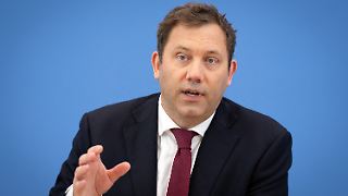 Klingbeil denkt über Steuererhöhungen für Reiche nach