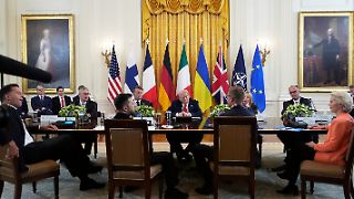 Trump telefoniert mit Putin, dann geht der Gipfel weiter