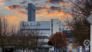 Opel verschiebt für 2028 angekündigtes Verbrenner-Aus