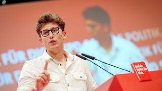 SPD-Nachwuchs warnt vor "Hintertür zur Wehrpflicht"