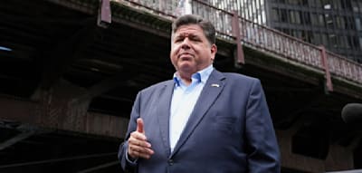 „Werde nicht das Knie vor einem Möchtegern-Diktator beugen“, sagt Illinois‘ Gouverneur