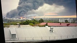 Flammen-Inferno in zwei großen russischen Ölraffinerien