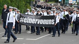 Viele Menschen nehmen Abschied von getötetem Polizisten