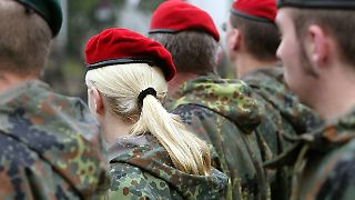 Merz bekommt bei Frauen-Wehrpflicht Zuspruch aus SPD