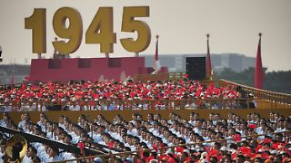 Putin und Kim verfolgen gigantische Militärparade in Peking