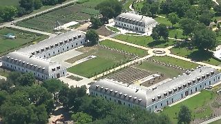 "Wenn Orbans ganze Familie da ist, gibt es Polizisten im Schloss"