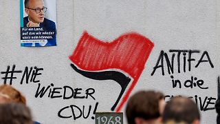 Ermittler halten Durchsuchung nach Anti-Merz-Graffiti weiter für rechtens
