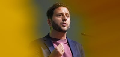 „Es ist eine Schande“ – Grünen-Chef Banaszak empört über Umgang mit Afghanen