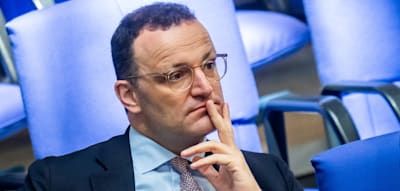 „Das ist ein Umgang mit Andersdenkenden, mit dem ich ein Problem habe“, wirft Spahn Reichinnek vor