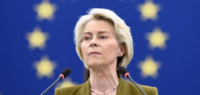 EU-Kommission muss sich zwei Misstrauensanträgen stellen