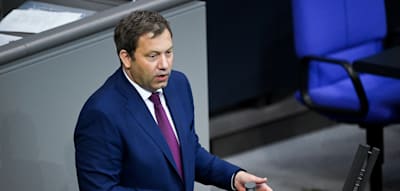 AfD rügt „krasseste Verschuldung, die das Land je gesehen hat“ – Klingbeil hält diese für „gerecht“