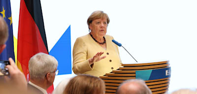 „Da ist auch das große Deutschland völlig allein auf weiter Flur“, mahnt Merkel
