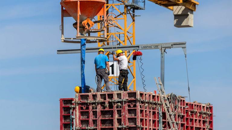 Baugenehmigungen legen kräftig zu