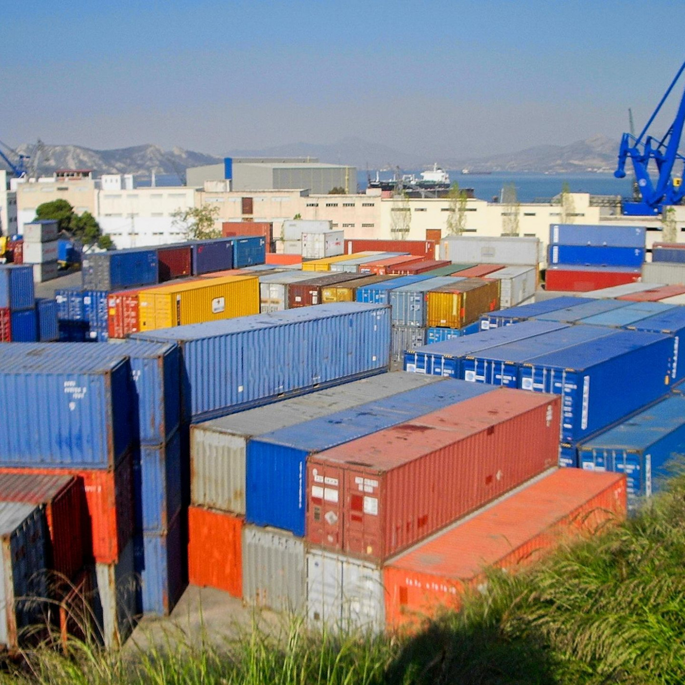 China-Schmuggel mit E-Bikes und Kleidung: 2400 Container beschlagnahmt
