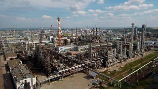 Ukrainische Drohnen treffen zwei Riesen-Raffinerien in Russland