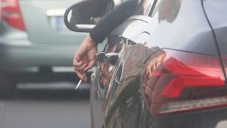 Bundesländer fordern Rauchverbot bei Autofahrten mit Kindern