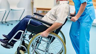 Klinikchef fordert Leistungskürzungen für über 80-Jährige