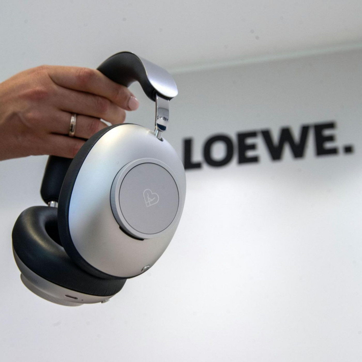 Kopfhörer für 100.000 Euro? Loewe setzt jetzt auf Luxus