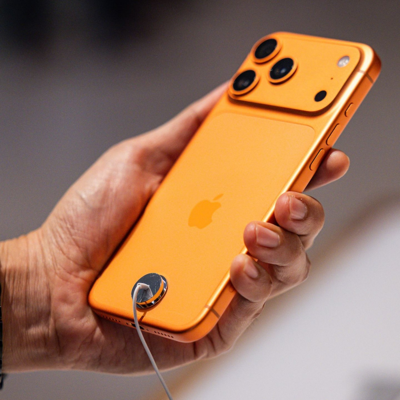 Zerkratzte iPhone 17 Pro gehen viral – hat Apple ein Material-Problem?