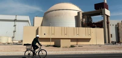 Iran und Russland unterzeichnen Abkommen zum Bau neuer Atomkraftwerke