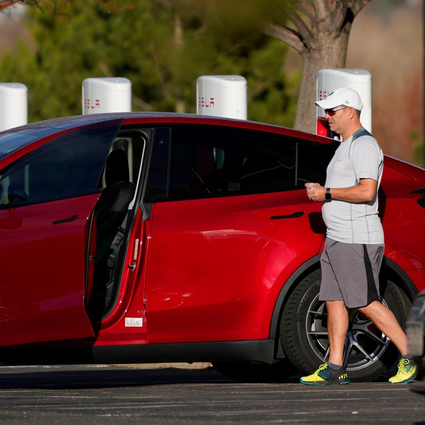 Gefangen im eigenen Auto? Tesla hat ein Türproblem