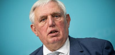 Streit um Streichung von Pflegegrad 1 – NRW-Minister plädiert für Reform