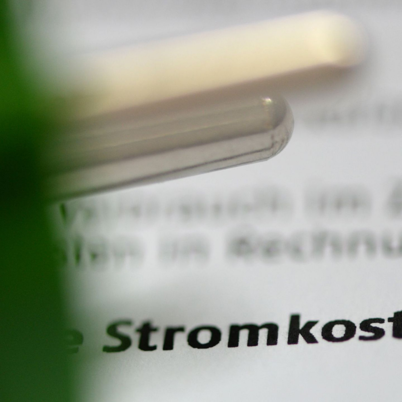 Verbraucher zahlen weniger für Strom und Gas
