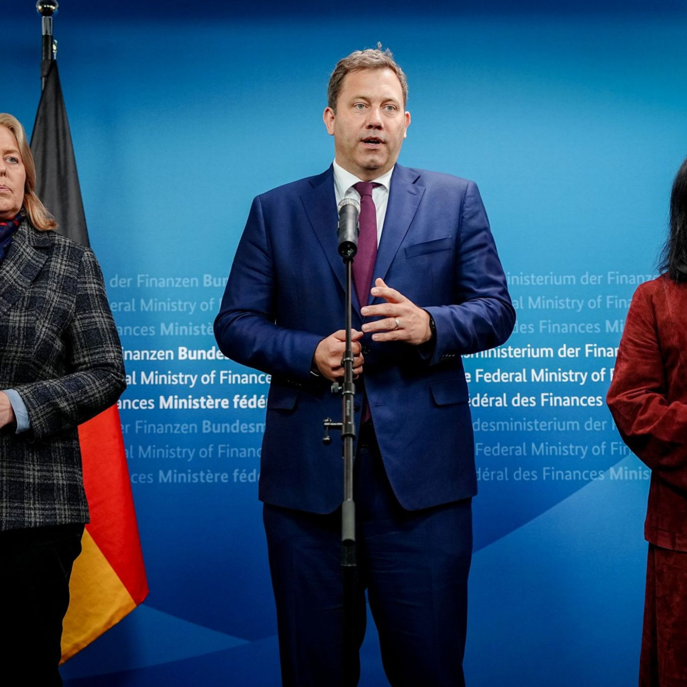 Klingbeil und Reiche stellen Industriestrompreis in Aussicht