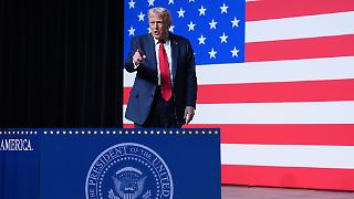 Trump will Unis belohnen, die Zahl der ausländischen Studenten begrenzen