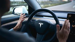 US-Behörde ermittelt erneut gegen Teslas Autopiloten