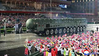 Nordkorea zeigt neue Atomrakete bei Militärparade