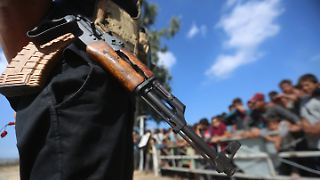 Trump sagt Hamas "Bewaffnung für einige Zeit" zu