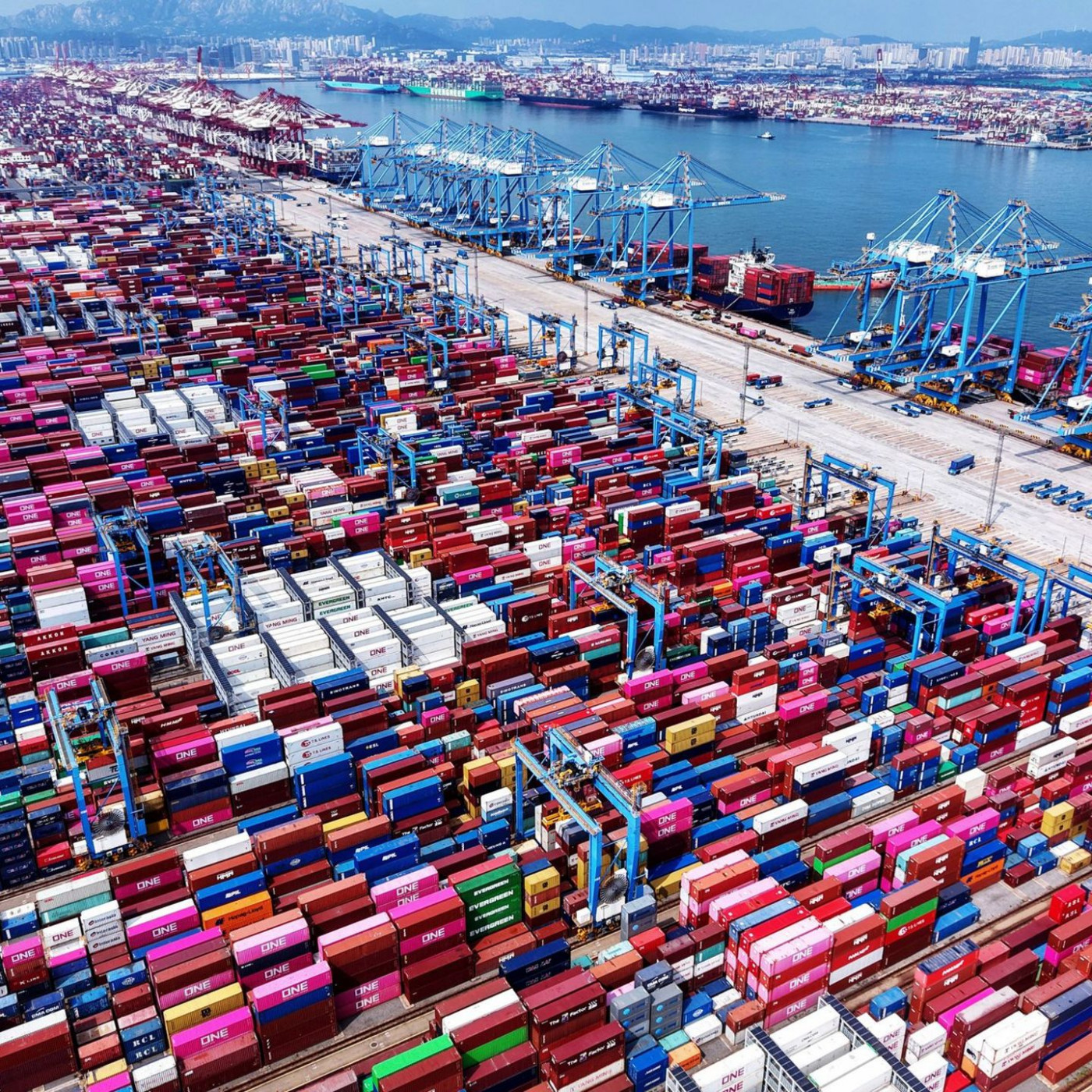 Chinas Außenhandel legt im September unerwartet stark zu