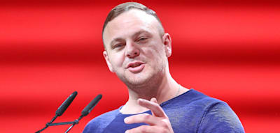 Linke-Politiker auf Demo festgenommen – Er soll Polizisten mehrfach gegen den Kopf geschlagen haben
