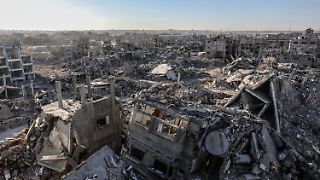 Israel fliegt Luftangriffe in Gaza