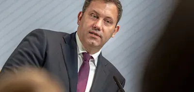 Klingbeil droht mit Scheitern der Entlastungen für Pendler und Gastronomie – Spahn verärgert