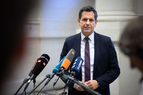 Chipmangel: Ministerpräsident Lies sorgt sich um Autobauer