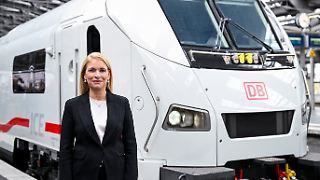 Bahn-Chefin Palla will Stellen streichen - vor allem in der Leitung