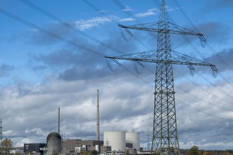 Spatenstich für Deutschlands größten Batteriespeicher