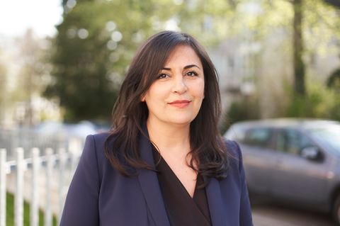 Düzen Tekkal: "Deutschland schiebt Genozid-Opfer ab, damit die Zahlen stimmen"