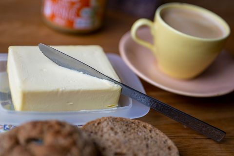 Aldi, Lidl, Rewe &amp; Co. senken den Butterpreis erneut