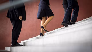 Migranten sind noch seltener Chefs als Ostdeutsche