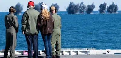 Trump fordert Einsatz scharfer Bomben bei Militärshows