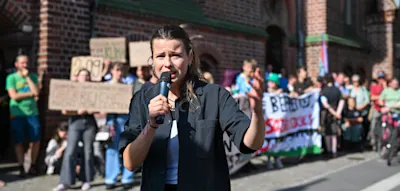 „Das Problem heißt Männer“, sagt Neubauer – Merz will Frauen-Brief nicht kommentieren